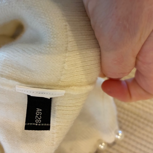 Holiday ready! Kate spade NY winter white wool & cashmere sweater pearl neck - Picture 9 of 10